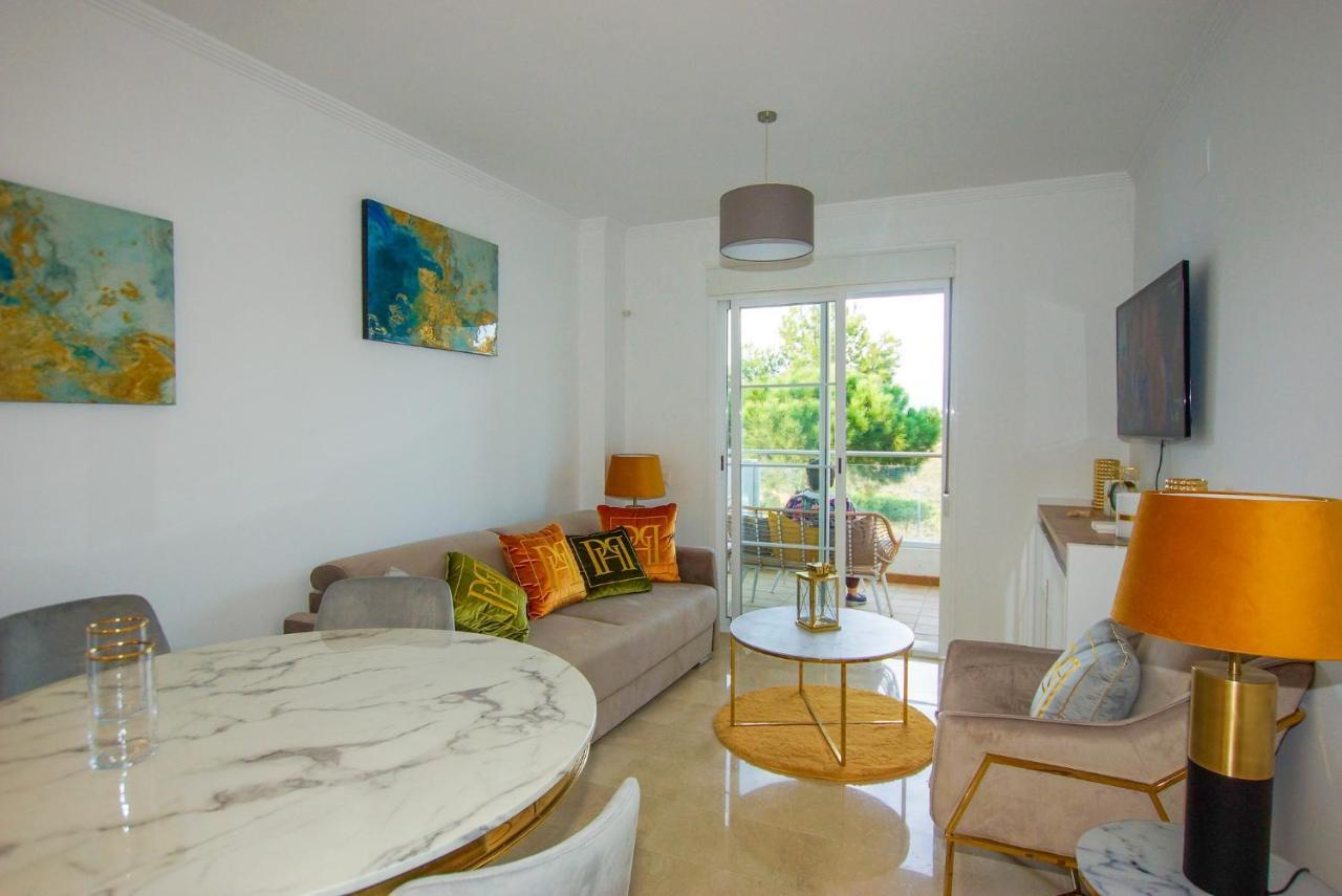 Small Oasis P&O Serviced Apartments Manilva Exterior foto