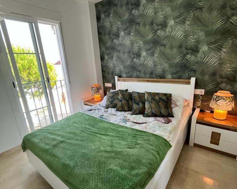 Small Oasis P&O Serviced Apartments Manilva Exterior foto