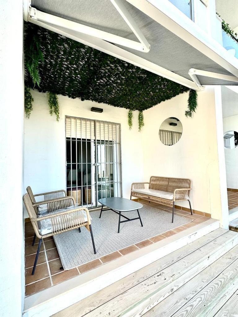 Small Oasis P&O Serviced Apartments Manilva Exterior foto